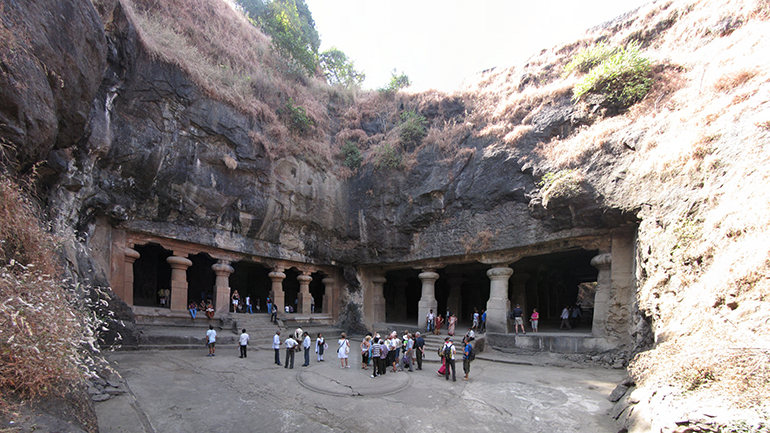 Elephanta_Caves_Panorama.jpg