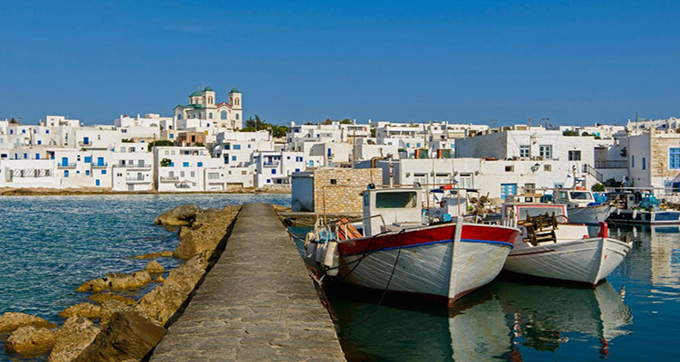 Paros---Getting-there---Boats-in-Naoussa-port-xlarge.jpg