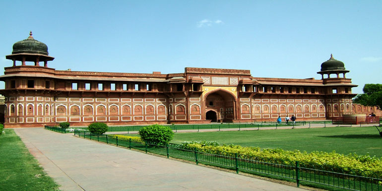 agra-fort.JPG