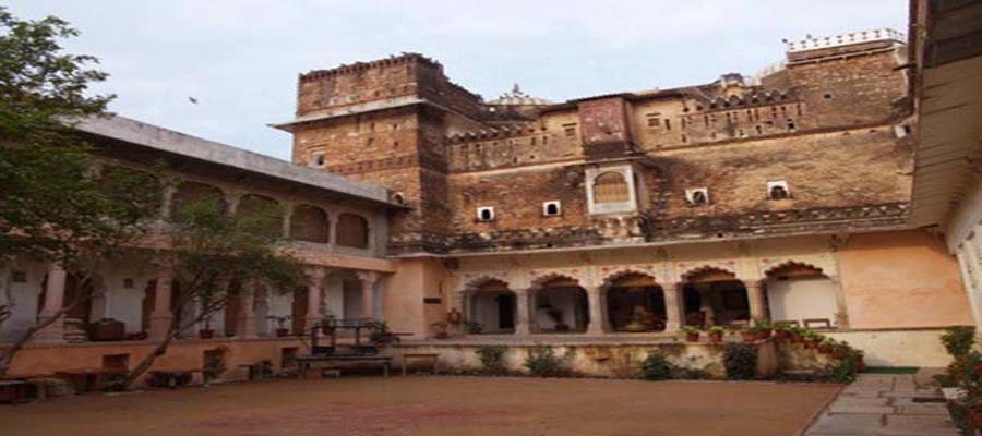 bijaipurcastlelarge7.jpg